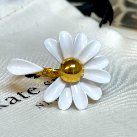 KATE ♠️ SPADE Dazzling Daisies Into The Bloom Ring